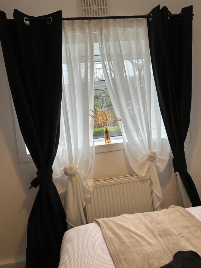 Lovely 2Bedroom 4Mins From Wimbledon Station Londres Exterior foto