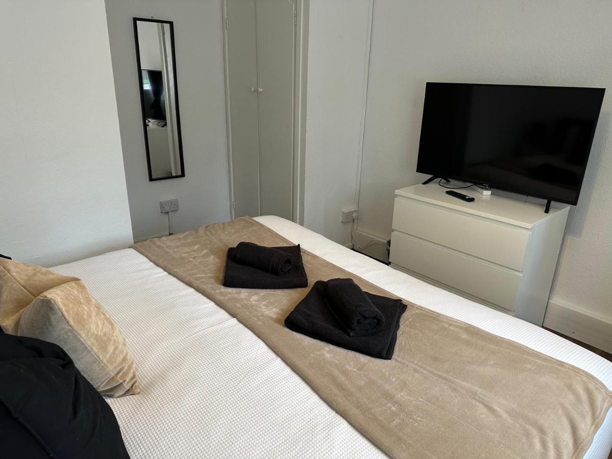 Lovely 2Bedroom 4Mins From Wimbledon Station Londres Exterior foto