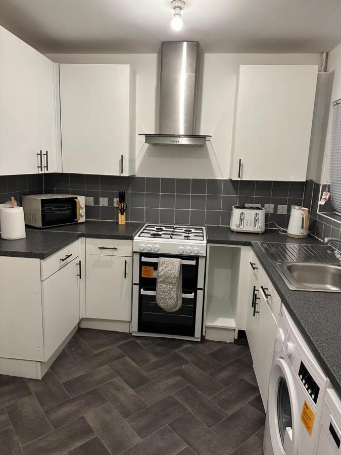 Lovely 2Bedroom 4Mins From Wimbledon Station Londres Exterior foto